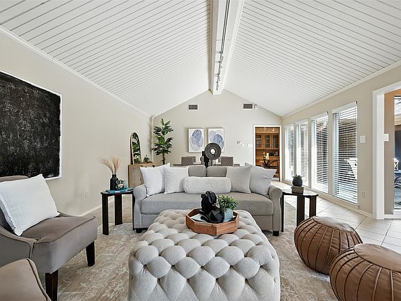 2nd image of 6003 Spring Flower Trl