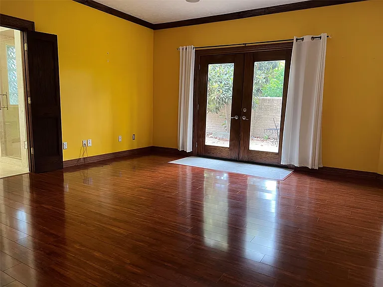 6983 Oakwood Park — Photo 12