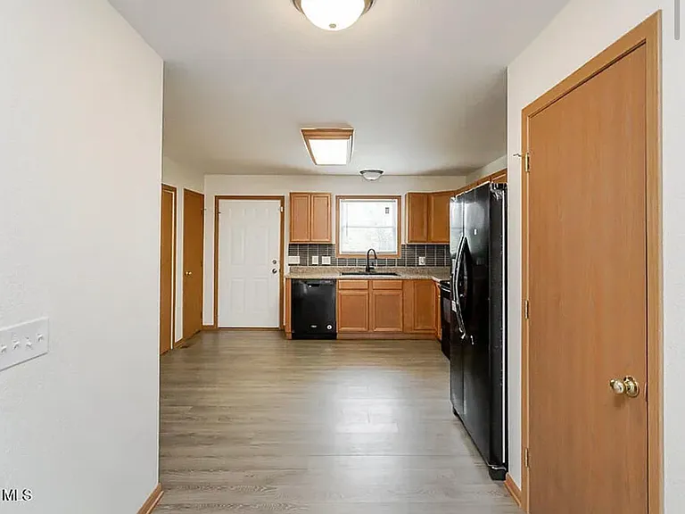 411 Waybridge Rd — Photo 7