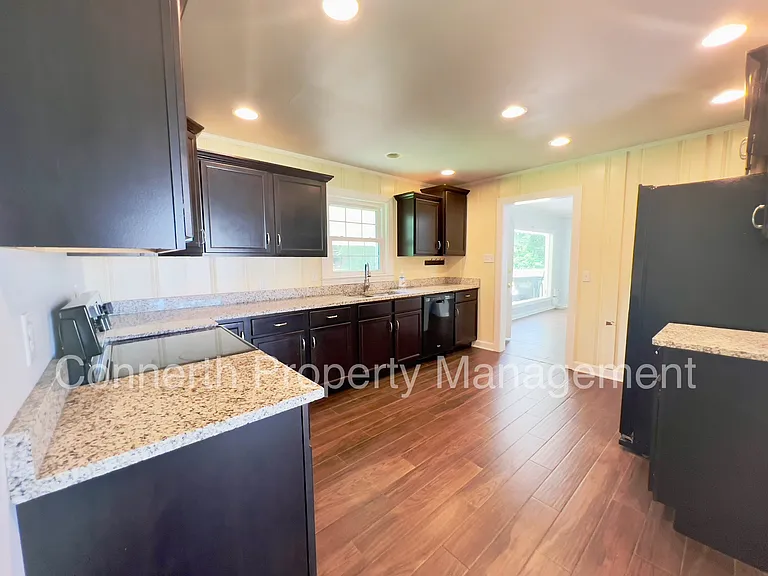 2880 Trough Springs Rd — Photo 9
