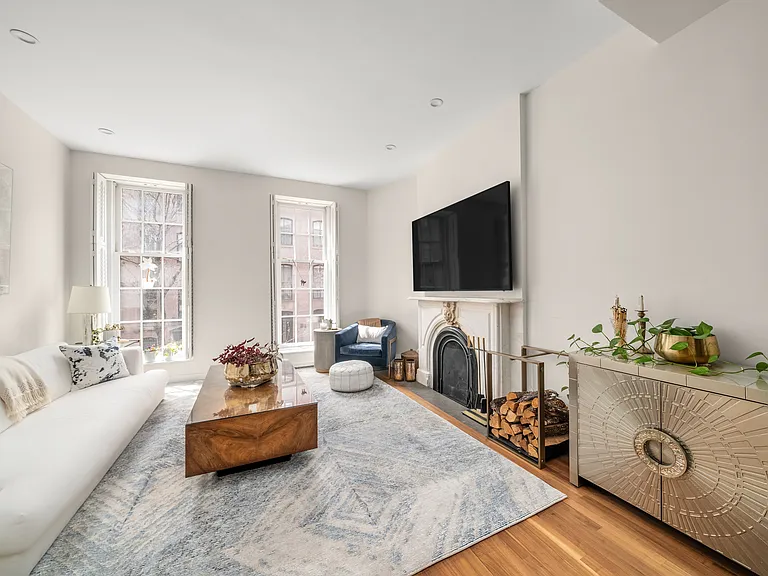 43 W 12th St #1 — Photo 9