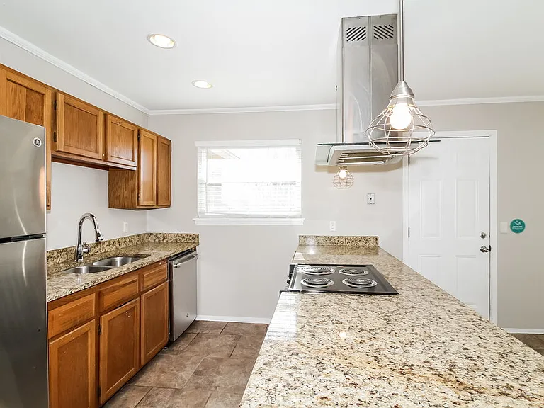 1024 SW 101st St — Photo 7