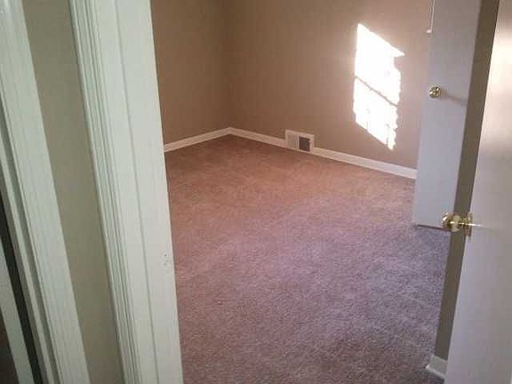 3rd image of 4645 Quintell Ave