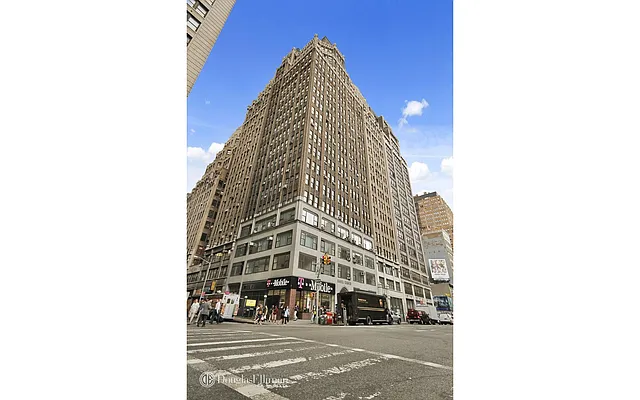 Rented by Douglas Elliman | media 26