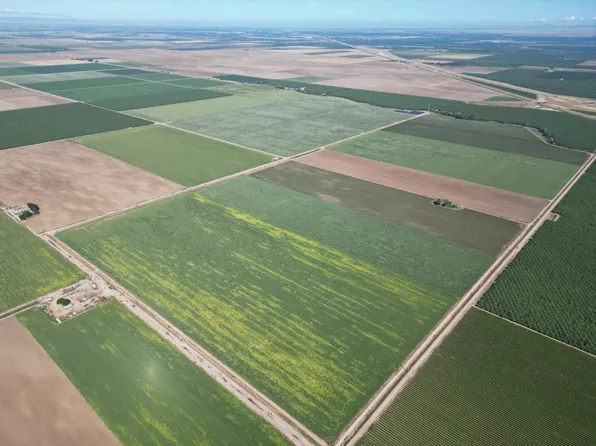 8841 E Cross Rd, Chowchilla, CA 93610