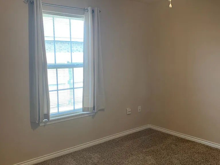 4301 Sandstone Dr — Photo 15