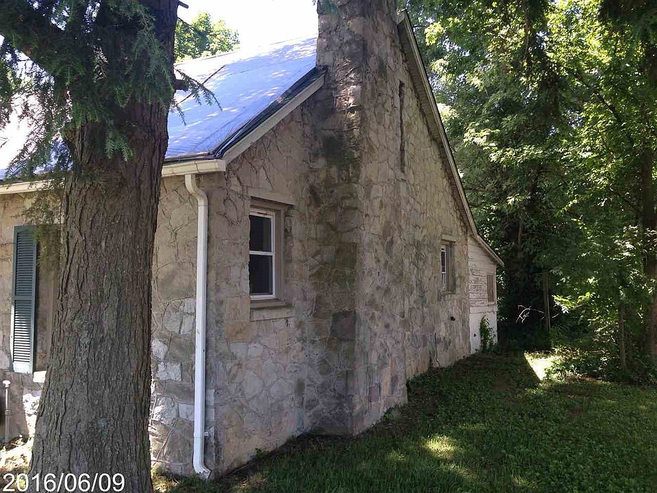 2nd image of 808 W Main St
