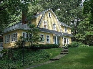 96 Briarcliff Rd, Mountain Lakes, NJ 07046