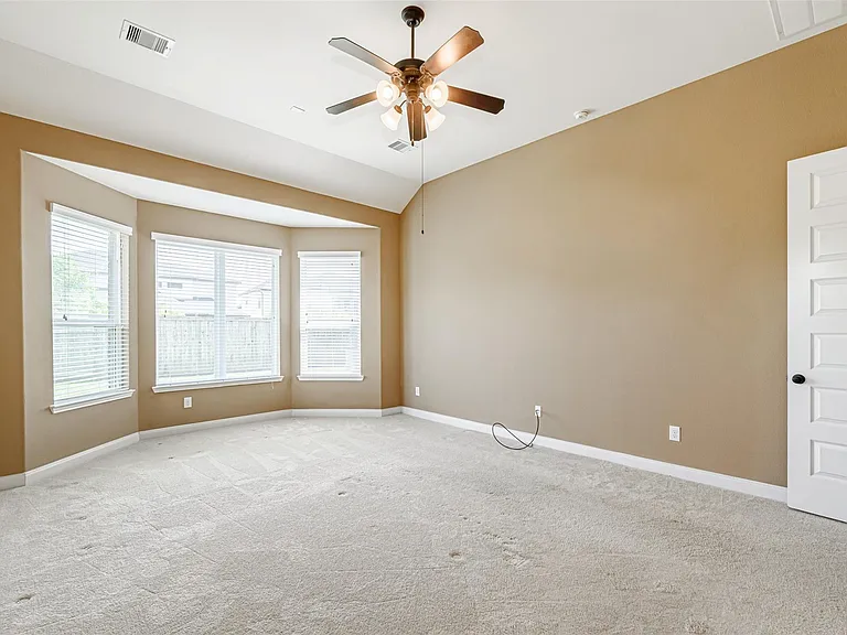 4607 Rockton Hills Ln — Photo 29