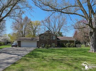 2431 Glenda Dr, Monroe, MI 48162