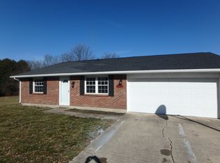 385 Wisteria Dr, Troy, OH