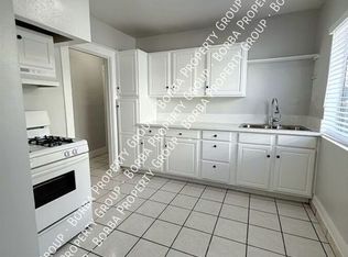 1555 Linden Ave, Long Beach, CA 90813