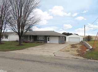208 Rider St, Garwin, IA 50632