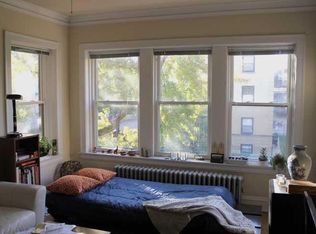 1204 W Newport Ave, Chicago, IL 60657