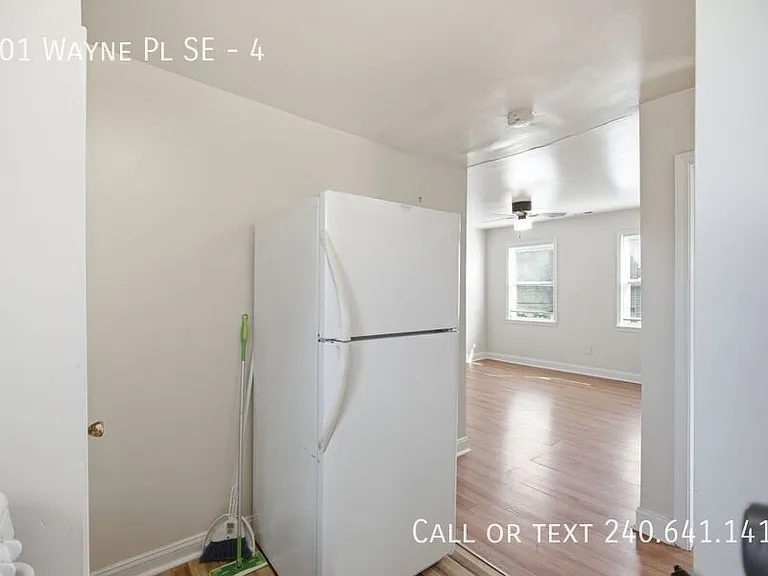 101 Wayne Pl SE #4 — Photo 4
