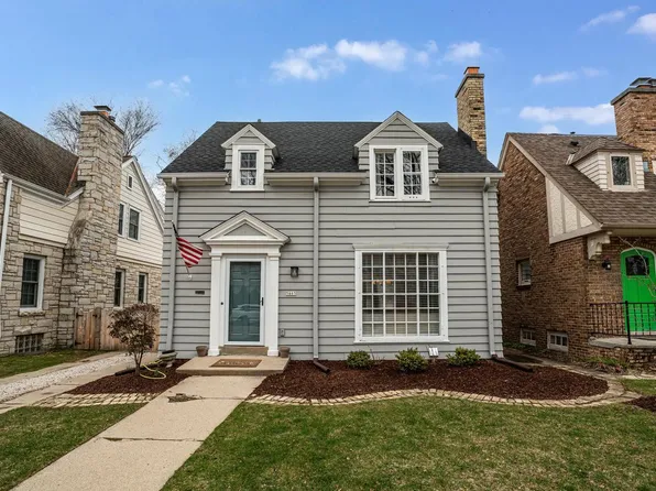 5665 North Bay Ridge AVENUE, Whitefish Bay, WI 53217