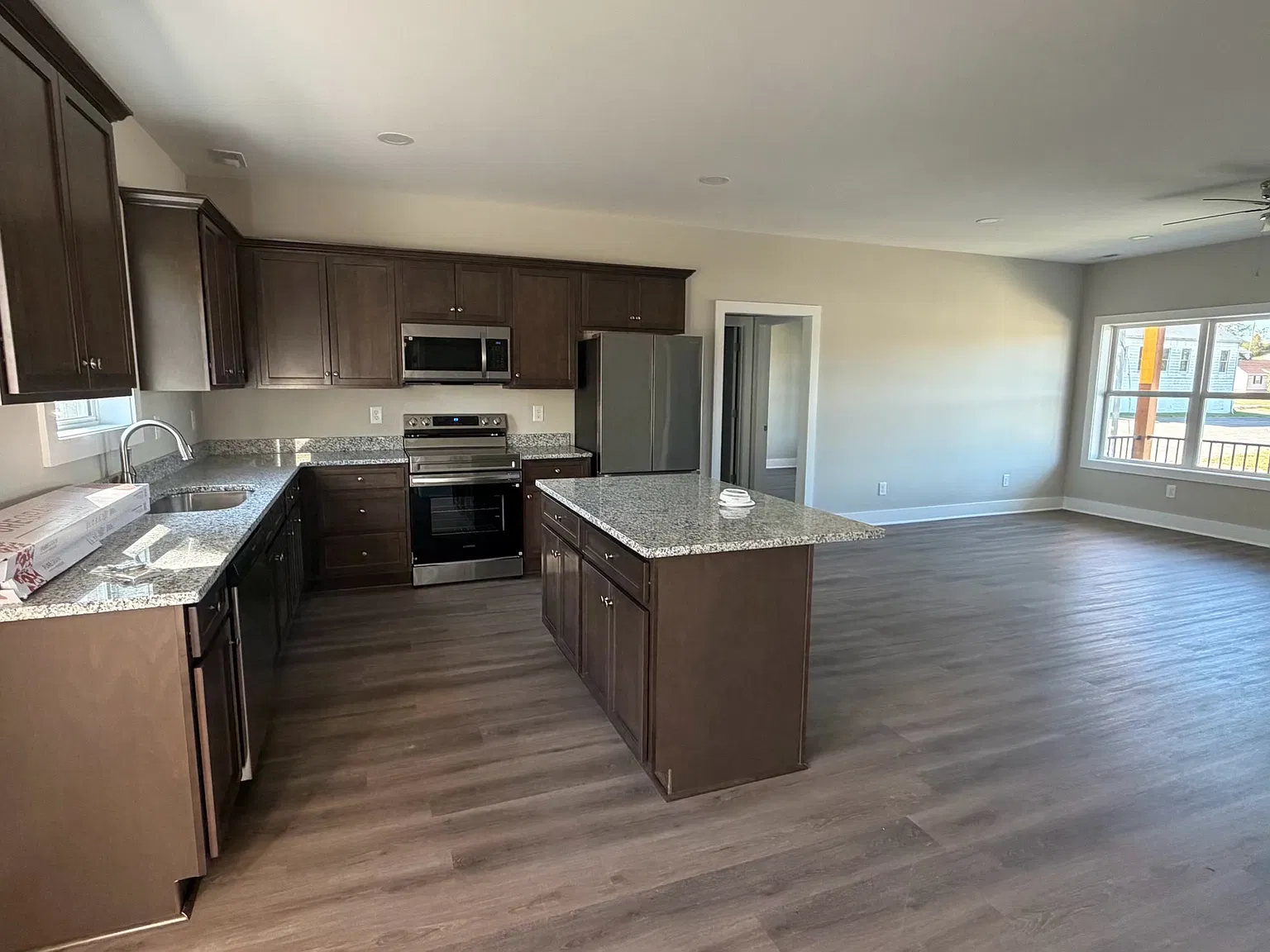 3 bed, 1500 sqft, $2,000 — Photo 3