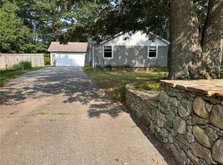 347 Fish Rd, Tiverton, RI 02878