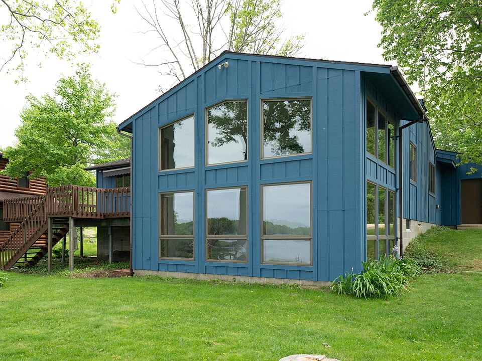 1st image of 45462 Peninsula Dr E