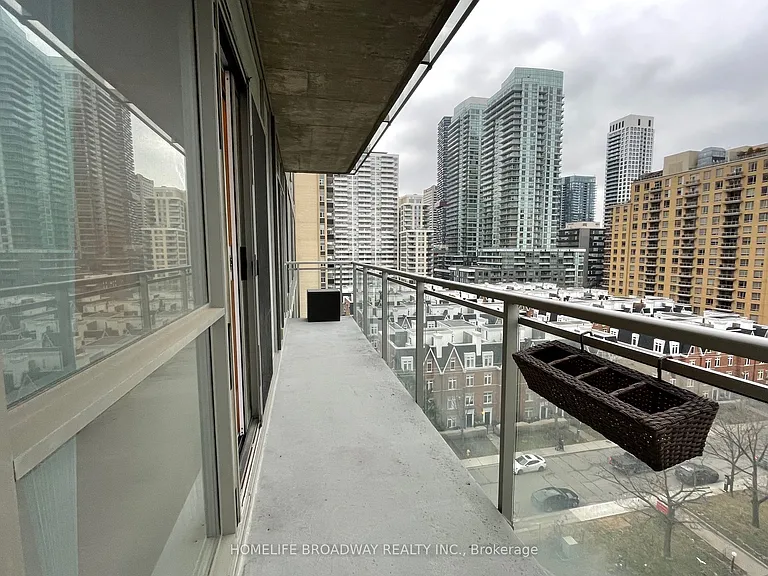 83 Redpath Ave #811 — Photo 11