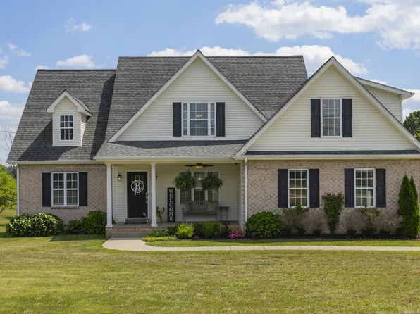500 Fawn Ct, Burns, TN 37029