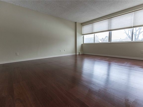 4th image of 1400 East Ave APT 9