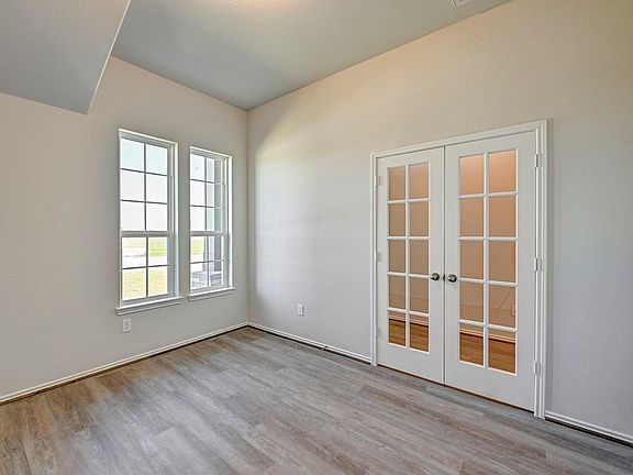 3rd image of 665 Woodhaven Lakes Dr
