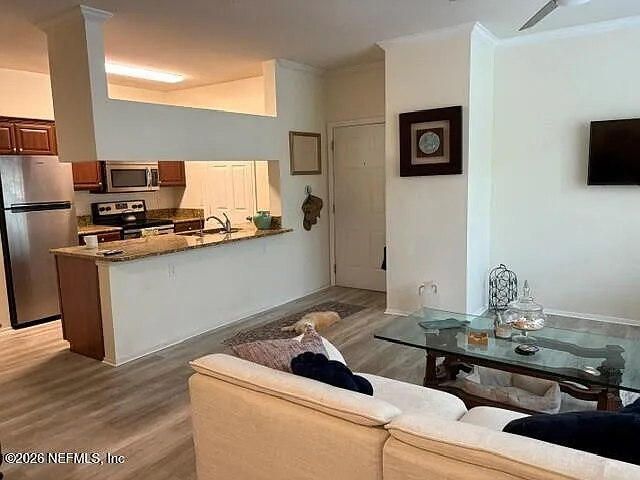 1 bed, 1.0 bath, $1,900 — Photo 2