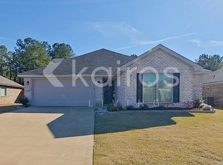 94 Robin Hood Ct, Elmore, AL 36025