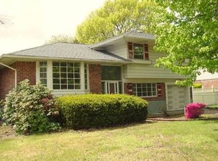 2 Evers Ct, Commack, NY 11725