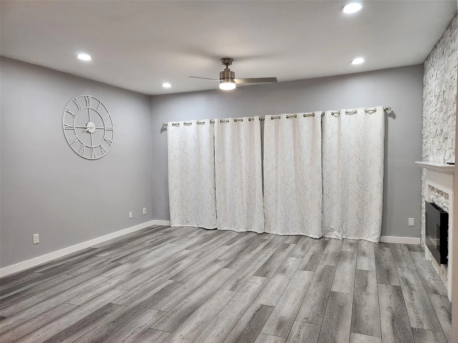 2 bed, 2.0 bath, 1242 sqft, $1,350 — Photo 4