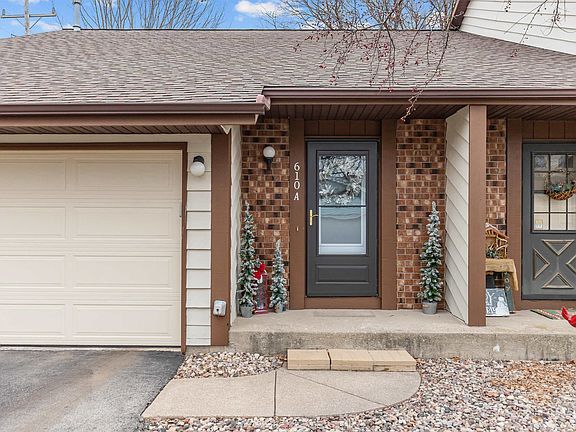 4th image of 610 Stonehedge Ln #3A