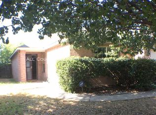 9732 Stoney Bridge Rd, Fort Worth, TX 76108