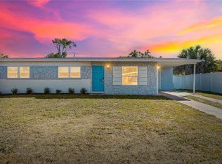 6227 Columbia Dr, Bradenton, FL 34207