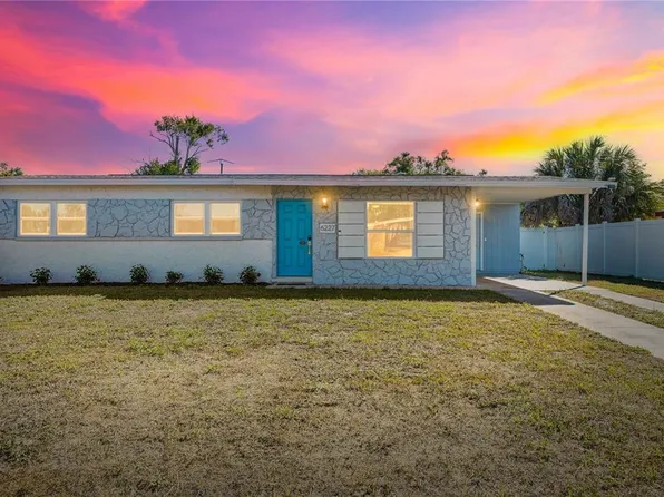 6227 Columbia Dr, Bradenton, FL 34207