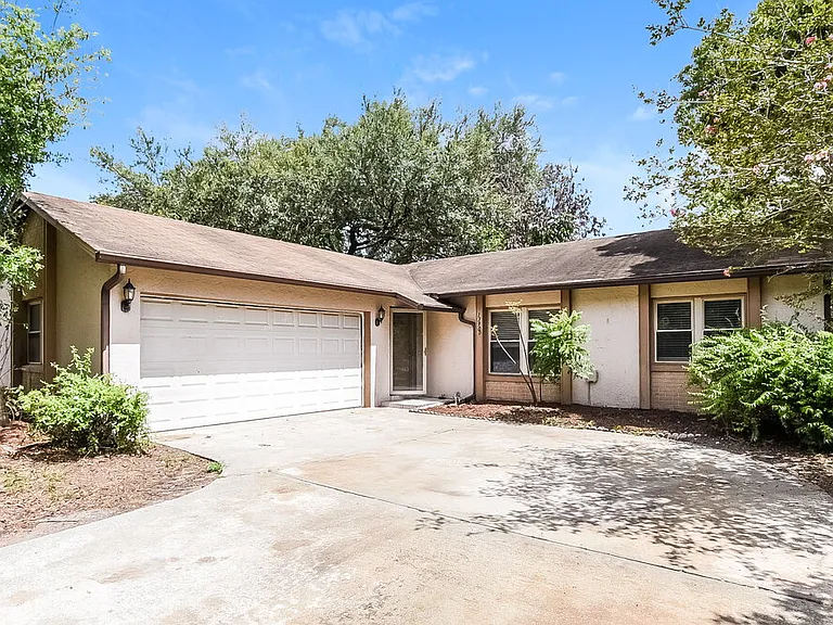 13900 Lena St — Photo 1