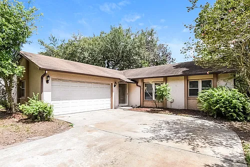 13900 Lena St Photo 1