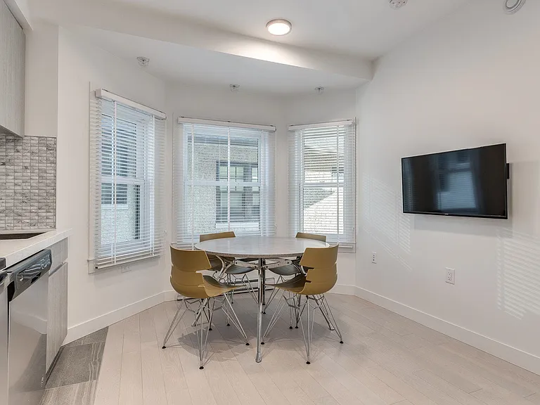 1431 Haro St #Townhouse 201 — Photo 16
