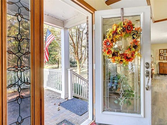 4th image of 547 Jasper Ln