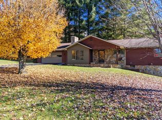 120 Laurel St, Burnsville, NC 28714