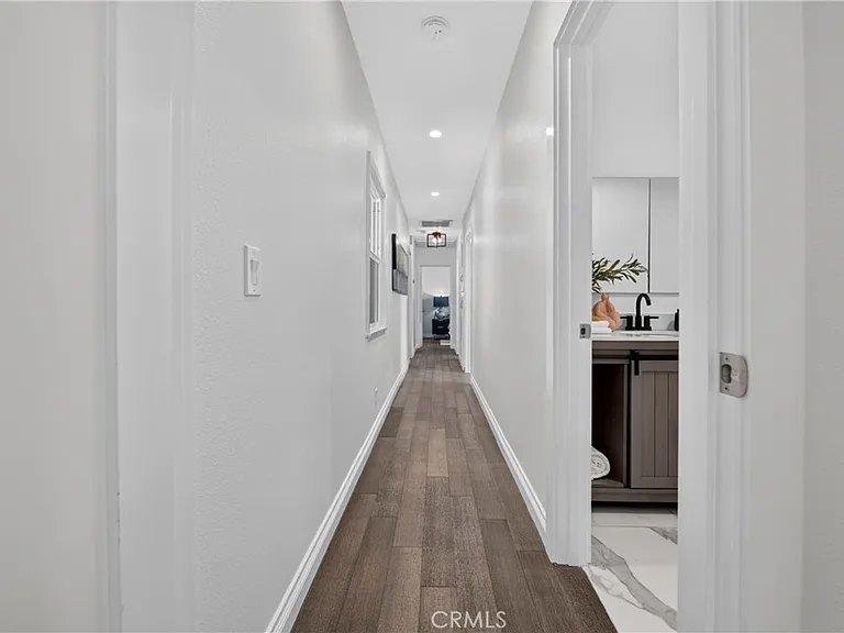1030 E Oakmont Ave — Photo 15