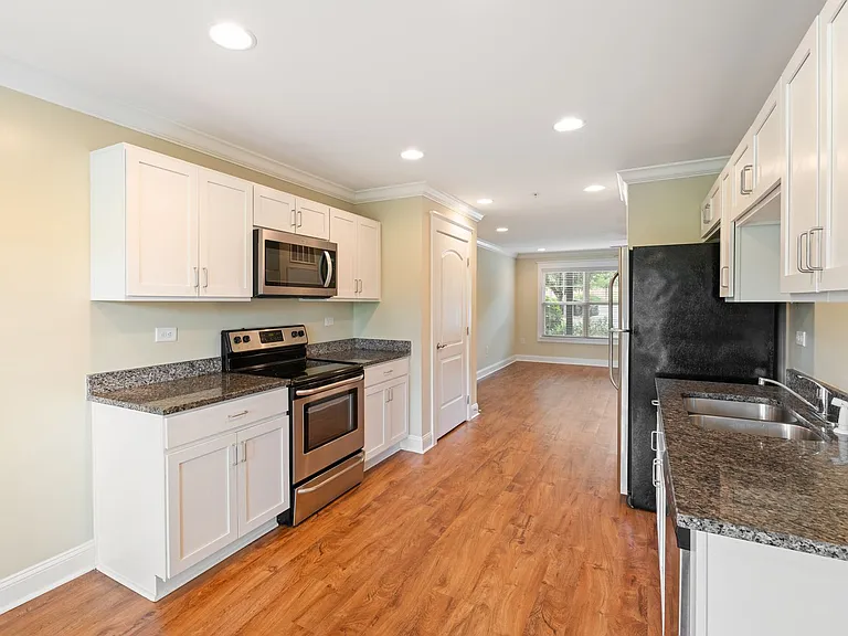 1810 Candlewood Ct #102 — Photo 28
