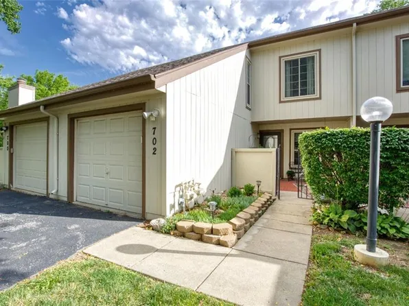 702 E 122nd St, Kansas City, MO 64146