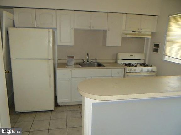 3rd image of 1028 Witherspoon Rd