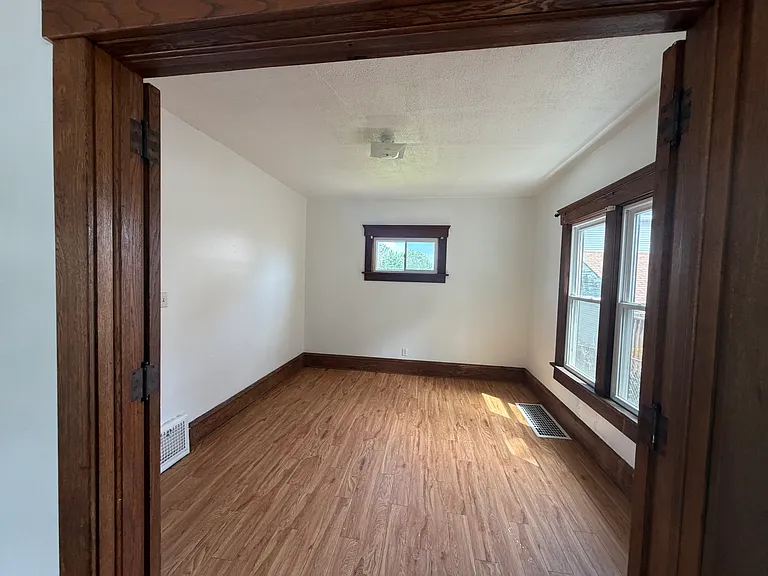 1120 Bedford Ave SW — Photo 9