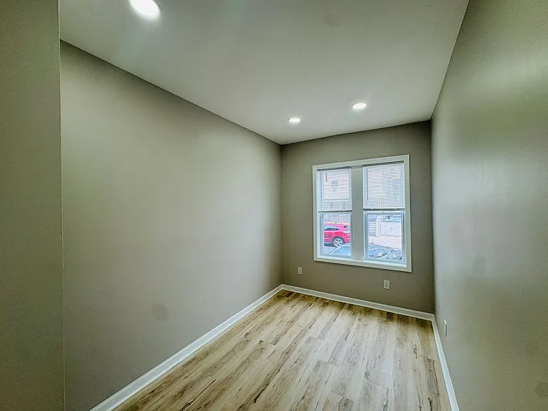 53-55 Henry St #57 — Photo 19