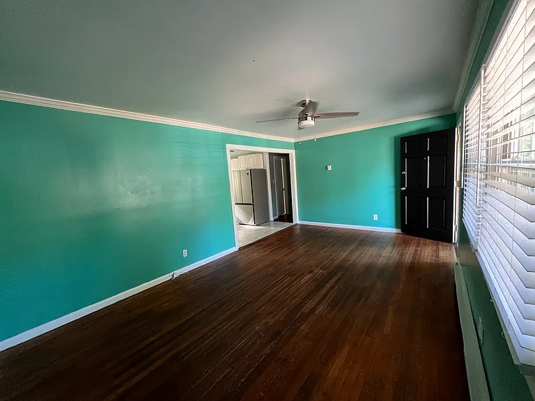 1405 Larson St — Photo 10