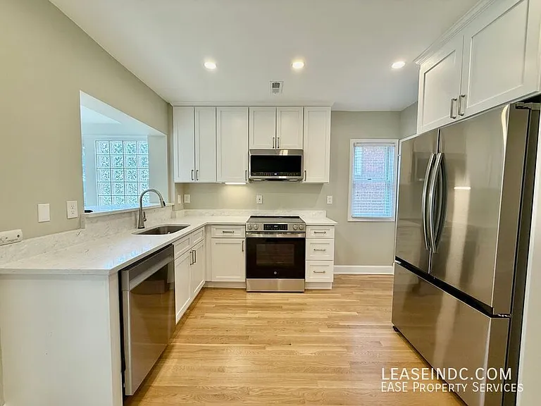 1941 39th St NW — Photo 8