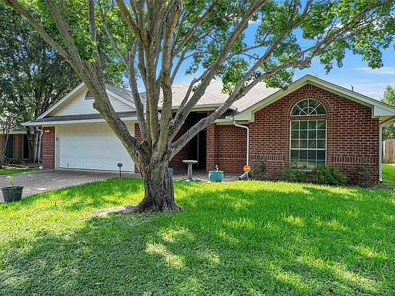 2nd image of 10604 Sierra West Dr