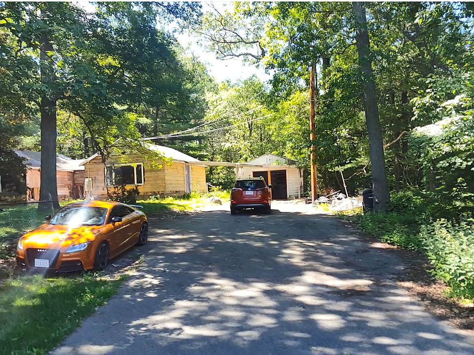 1st image of 34 Hyde Park St